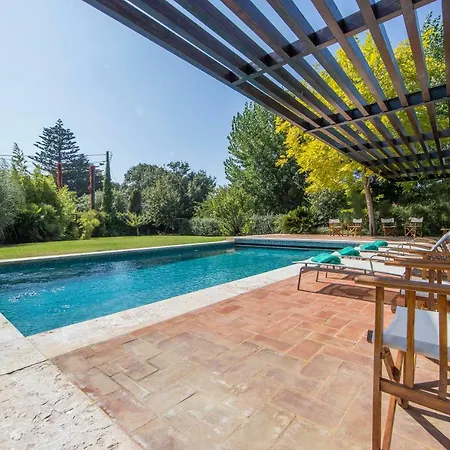 Meet The Artist's Retreat Vila Sintra