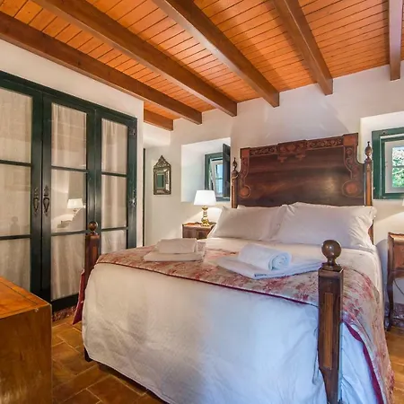 Meet The Artist's Retreat Vila Sintra