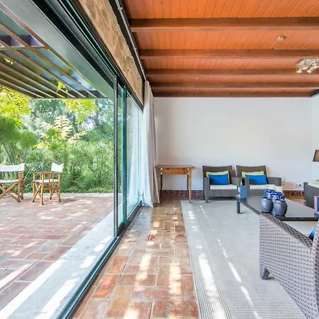 Meet The Artist's Retreat Vila Sintra
