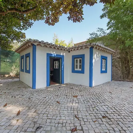 Meet The Artist's Retreat Vila Sintra